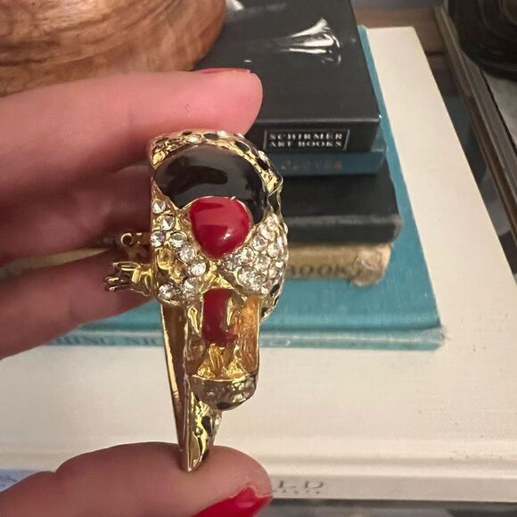 Vintage Large Leopard Head gold tone Rhinestone and enamel brooch. - Picture 5 of 6